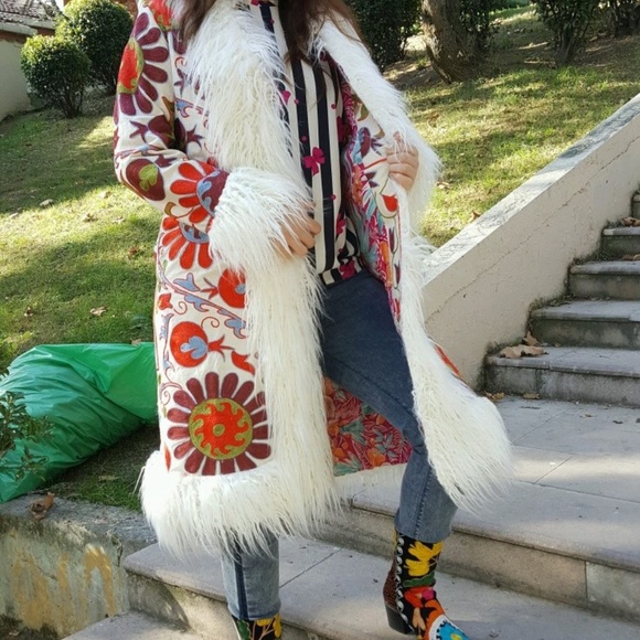 Suzani Embroidered Shearling Lined Coat - Picture 2 of 4